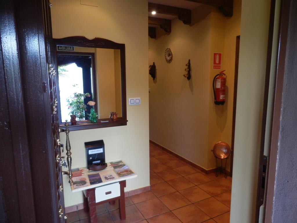 Casa Rural Los Olivos Sotoserrano 外观 照片